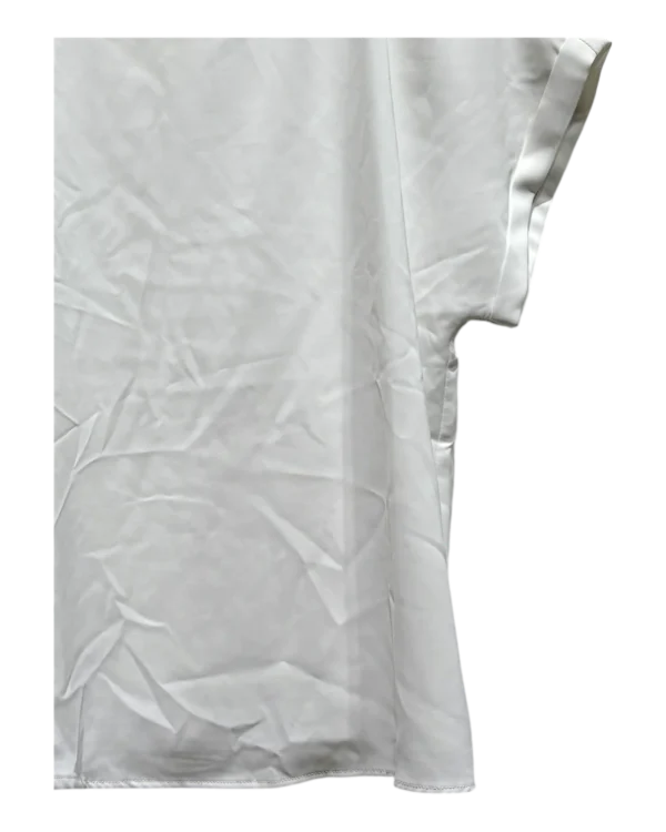 AgADqxMAAo-5CFY_processed_large_3 Classic White Minimal Blouse Size L