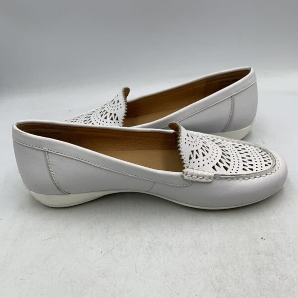 i-img1200x1200-17785702983283rtubkt384 White Cut-Out Loafer Flats Size UK6