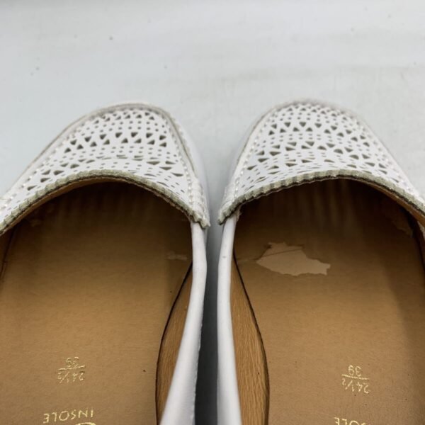 i-img1200x1200-177857029843919asodx384 White Cut-Out Loafer Flats Size UK6