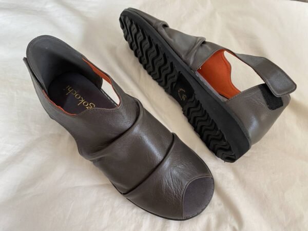 i-img1200x900-17796959207921hhss2a437 Charcoal Cut Out Wedge Sandals Size UK6